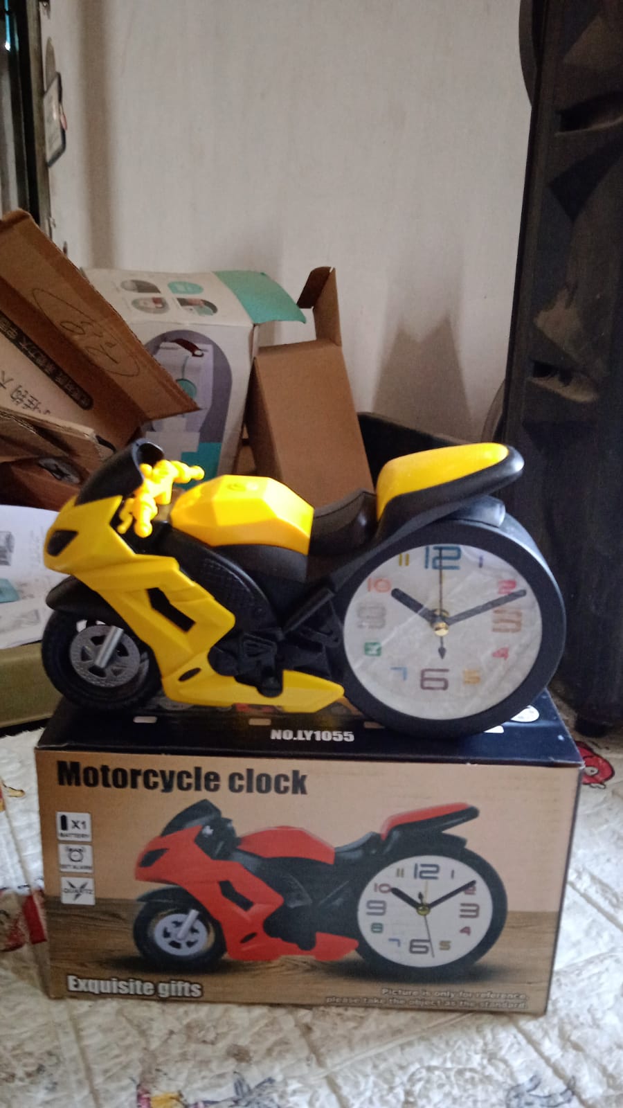 Retro Motorcycle Alarm Clock β Novelty Bike Engine Style Desk Clock